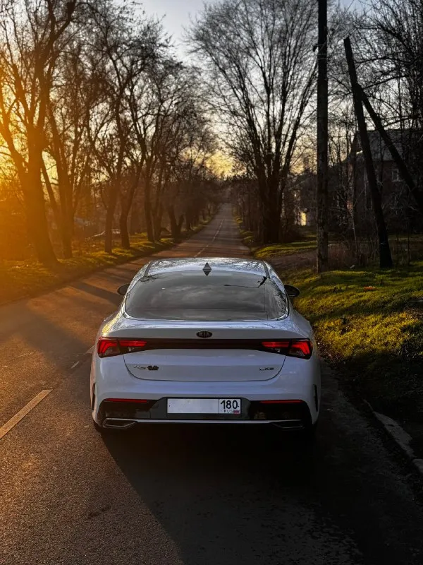 Kia k5 lxs ✨
Год: 2020 месяц 09
Двигатель: 1.6 турбо бензин⛽️
Лошадиных сил: 180
Привод: передний
Пробег: 97 тысяч километров
Коробка: автомат 8-ст. 🔥
Резина: два комплекта
Комплектация:
- Датчики слепых зон, без ключевой доступ, датчик давления в шинах, датчик дождя, датчик света, помощь при спускание с горы, большая мультимедиа.
- Климат контроль, круиз контроль.
- Заводится как с кнопки, так и с пульта.
- Различные режимы езды, мульти руль, помощь в подруливании, система старт / стоп, линзовая оптика.
Цена : 2.800.000
+7 (949) 400-56-31
Донецк
Кирилл
📞 🇷🇺 Звоните: +79494005631 - фотография - 7