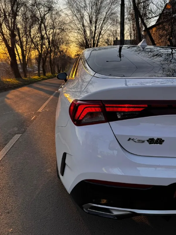 Kia k5 lxs ✨
Год: 2020 месяц 09
Двигатель: 1.6 турбо бензин⛽️
Лошадиных сил: 180
Привод: передний
Пробег: 97 тысяч километров
Коробка: автомат 8-ст. 🔥
Резина: два комплекта
Комплектация:
- Датчики слепых зон, без ключевой доступ, датчик давления в шинах, датчик дождя, датчик света, помощь при спускание с горы, большая мультимедиа.
- Климат контроль, круиз контроль.
- Заводится как с кнопки, так и с пульта.
- Различные режимы езды, мульти руль, помощь в подруливании, система старт / стоп, линзовая оптика.
Цена : 2.800.000
+7 (949) 400-56-31
Донецк
Кирилл
📞 🇷🇺 Звоните: +79494005631 - фотография - 8