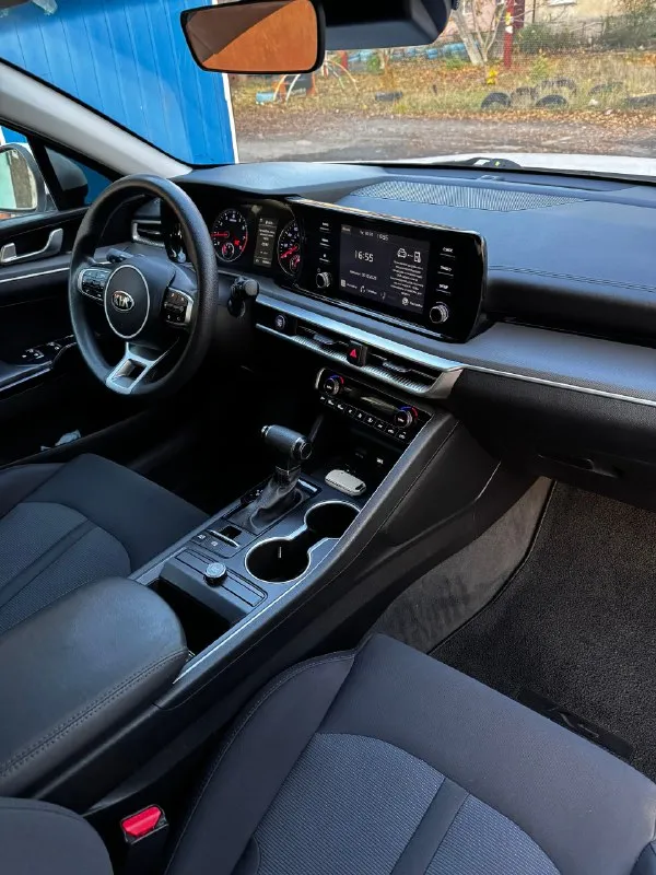 Kia k5 lxs ✨
Год: 2020 месяц 09
Двигатель: 1.6 турбо бензин⛽️
Лошадиных сил: 180
Привод: передний
Пробег: 97 тысяч километров
Коробка: автомат 8-ст. 🔥
Резина: два комплекта
Комплектация:
- Датчики слепых зон, без ключевой доступ, датчик давления в шинах, датчик дождя, датчик света, помощь при спускание с горы, большая мультимедиа.
- Климат контроль, круиз контроль.
- Заводится как с кнопки, так и с пульта.
- Различные режимы езды, мульти руль, помощь в подруливании, система старт / стоп, линзовая оптика.
Цена : 2.800.000
+7 (949) 400-56-31
Донецк
Кирилл
📞 🇷🇺 Звоните: +79494005631 - фотография - 9