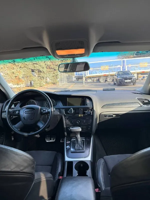Продам audi a4 b8 tdi 2.0 s-line✅ цвет : белый ✅ богатая комплектация: сиденья s-line, комбинированная кожа-алькантара, бесключевой доступ, кнопка start-stop, адаптивное освещение, климат контроль, мультируль, датчик света, датчик дождя, полный электропакет сидений✅ по технике авто в отличном состоянии✅ двигатель работает ровно✅ коробка без нареканий✅ ходовая на 5✅ есть косяки по кузову ‼️ обслуженый автомобиль, много что поменяно✅ чистый и ухоженный салон✅ документально чистый автомобиль✅ осмотр город : макеевка✅ телефон : +79494035536 если не отвечаю пишите в тг цена : 970 000 рублей🔥 📞 🇷🇺 звоните: +79494035536 - фотография - 6