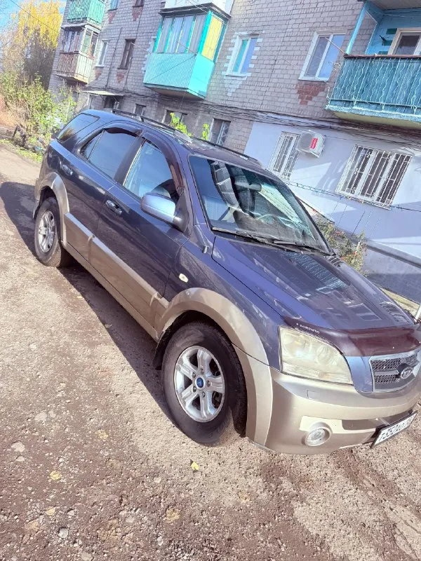 Продам, kia sorento обьем двигателя 2,5, дизель. акпп, кондиционер. передний привод, подключаемый полный. подогревы передних сидений, климат, сенсорная магнитола с блютусом. автозапуск. цена 850000 ₽ +79493512847 любое переоформление мрео. с vin номерами проблем нет! 📞 🇷🇺 звоните: +79493512847 - фотография - 4
