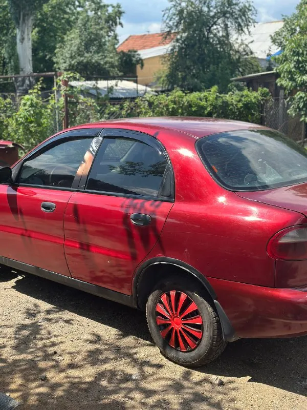 Продам ланос поляк 1.5 ❗️цена 150 торг ❗️ пробег 222.000т. стоит газовое оборудование❗ делали капитальный ремонт двигателя на 180 тысяч мотор работает отлично, коробка так же! переваривал пороги, антикорил днище! ✅ были куплены двери, не дошли руки поставить отдам летние колеса новые❗, зима тоже новая (липучка) машина никогда не подводила +79495035373 никита 📞 🇷🇺 звоните: +79495035373 - фотография - 9