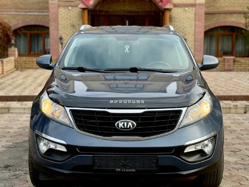 Продам kia sportage 2014 года (рестайлинг) 1430000 торг ( пробег 135т) обслужена от и до. двигатель работает (идеально) объём - 2.0л. мотор коробка автомат aisin листает отменно лобовое без трещин, сколов. подогрев руля подогрев переднего заднего ряда сидений датчик света дождя задний парктроник камера заднего вида хорошая мультимедиа помощь при спуске все вопросы по телефону +79081827373 феникс +79494737372 📞 🇷🇺 звоните: +7(908)1827373 - фотография - 7