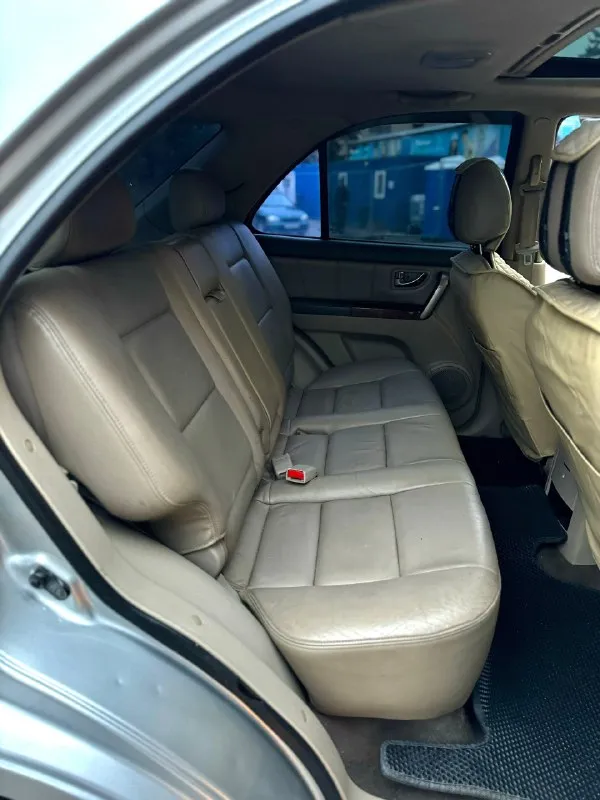 Продам kia sorento ♦️700.000₽♦️ 2.5 дизель на автомате! состояние отличное, привод полный. салон кожа, комплектация люк, мультируль, подогревы сидений, рабочий климат, дерево, 7 мест, самая максимальная что была! технически в отличном состоянии, по подвеске ничего не брякает, мотор не дымит не троит работает как часы! коробка классический автомат без пинков и рывков! резина bridgestone at. пробег 247т. км любое переоформление мрео. с vin номерами проблем нет! г. макеевка +79498391971 📞 🇷🇺 звоните: +79498391971 - фотография - 10