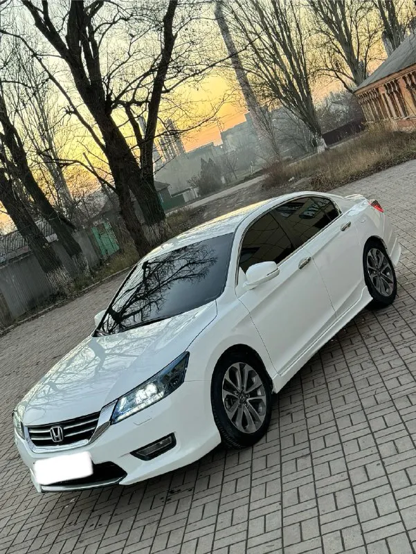 Honda accord 💰1.270.000💰 2014г 2.4 мт srort версия (180 лс) пробег 235.000 родной, любые проверки! мотор в отличном состоянии, едет как ракета 🚀, при этом не дымит, масло не ест, не троит, все отлично! мкпп, не выбивает, не хрустит, не воет! переключает мягко, комфортно, легкая в езде! ходовая без нареканий, ничего не гремит, не стучит, мягкая комфортная) и при этом очень быстрая тачка) 🚀🚀🚀 по электрике все есть необходимое, и все работают исправно, без каких либо нареканий! документы чистые, без запретов, без штрафов, любое переоформление где угодно! можно с моим присутствием по желанию. осмотр г. макеевка связь +7949-607-32-69 +7949-489-08-56 есть тг цена 1.270.000 руб торг реальному клиенту круче тачки, за эти бабки, не взять! дешевая в обслуживание, маленький расход, крутой вид, прекрасно рулится, и едет как ракета 🚀 📞 🇷🇺 звоните: +79496073269 - фотография - 2