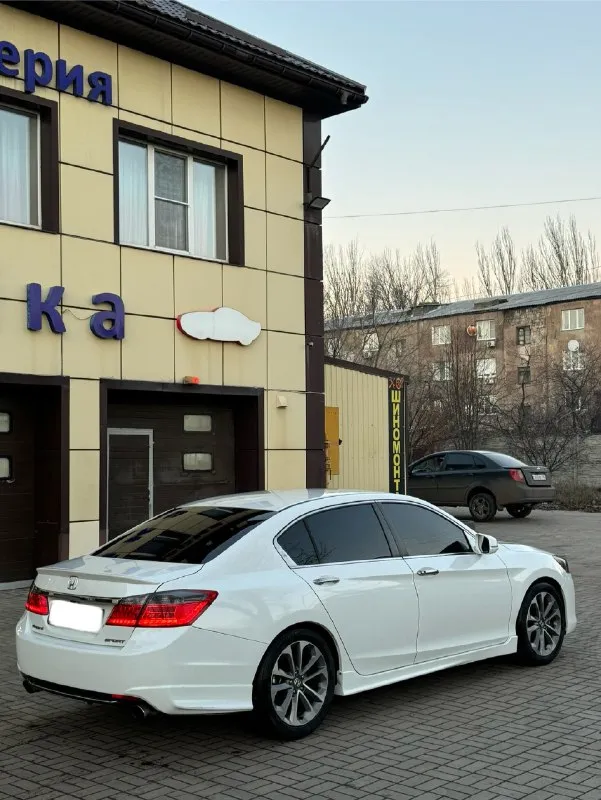 Honda accord 💰1.270.000💰 2014г 2.4 мт srort версия (180 лс) пробег 235.000 родной, любые проверки! мотор в отличном состоянии, едет как ракета 🚀, при этом не дымит, масло не ест, не троит, все отлично! мкпп, не выбивает, не хрустит, не воет! переключает мягко, комфортно, легкая в езде! ходовая без нареканий, ничего не гремит, не стучит, мягкая комфортная) и при этом очень быстрая тачка) 🚀🚀🚀 по электрике все есть необходимое, и все работают исправно, без каких либо нареканий! документы чистые, без запретов, без штрафов, любое переоформление где угодно! можно с моим присутствием по желанию. осмотр г. макеевка связь +7949-607-32-69 +7949-489-08-56 есть тг цена 1.270.000 руб торг реальному клиенту круче тачки, за эти бабки, не взять! дешевая в обслуживание, маленький расход, крутой вид, прекрасно рулится, и едет как ракета 🚀 📞 🇷🇺 звоните: +79496073269 - фотография - 4