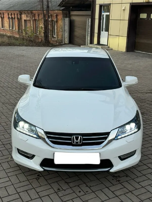 Honda accord 💰1.270.000💰 2014г 2.4 мт srort версия (180 лс) пробег 235.000 родной, любые проверки! мотор в отличном состоянии, едет как ракета 🚀, при этом не дымит, масло не ест, не троит, все отлично! мкпп, не выбивает, не хрустит, не воет! переключает мягко, комфортно, легкая в езде! ходовая без нареканий, ничего не гремит, не стучит, мягкая комфортная) и при этом очень быстрая тачка) 🚀🚀🚀 по электрике все есть необходимое, и все работают исправно, без каких либо нареканий! документы чистые, без запретов, без штрафов, любое переоформление где угодно! можно с моим присутствием по желанию. осмотр г. макеевка связь +7949-607-32-69 +7949-489-08-56 есть тг цена 1.270.000 руб торг реальному клиенту круче тачки, за эти бабки, не взять! дешевая в обслуживание, маленький расход, крутой вид, прекрасно рулится, и едет как ракета 🚀 📞 🇷🇺 звоните: +79496073269 - фотография - 5