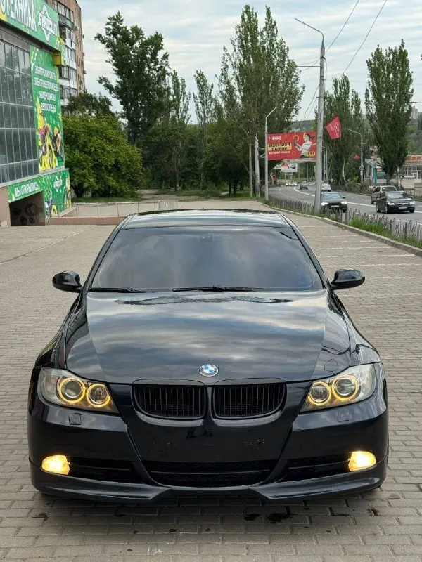 Продается bmw e90 – ваш идеальный спортивный седан! ищете автомобиль, который сочетает в себе мощь, стиль и комфорт? тогда обратите внимание на этот великолепный bmw e90 с 2-литровым двигателем! 🚗 основные характеристики: модель: bmw e90 двигатель: 2 литра, обеспечивающий отличную динамику и экономичность пробег: км год выпуска: [2006] цвет: [черный] кузов: седан, который сочетает в себе элегантность и спортивный характер ✨ преимущества: спортивные характеристики: мощный двигатель и точная управляемость делают каждую поездку незабываемой. этот автомобиль подарит вам истинное удовольствие от вождения! комфорт и технологии: оснащен современными системами безопасности и мультимедиа, которые делают каждую поездку комфортной и безопасной. стильный дизайн: элегантные линии кузова и характерные черты bmw создают неповторимый внешний вид, который привлечет внимание на дороге. 🔧 состояние: автомобиль находится в отличном состоянии, все технические обслуживания проводились вов 📞 звоните: +7(949)5208435 - фотография - 5