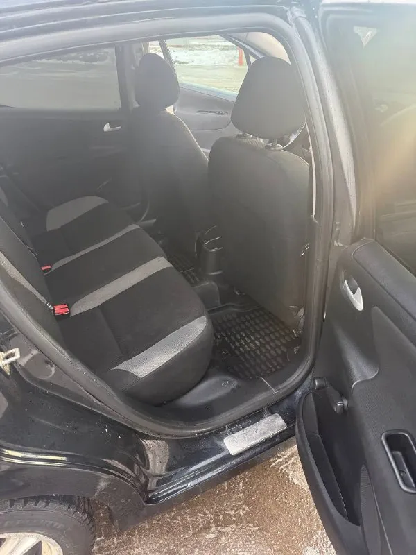 Peugeot 207, pegeot 207 год выпуска этой замечательной ласточки 2007 пробег 140,000 коробка автомат объём 1,6 машина бодрая, не одного рыжика стеклоподьемники, кондиционер. есть летняя резина. один косяк трещина на лобовом. хочу 385т. р маленький торг у капота ☎️ 959 546-61-60 📞 звоните: +7(959)5466160 - фотография - 5
