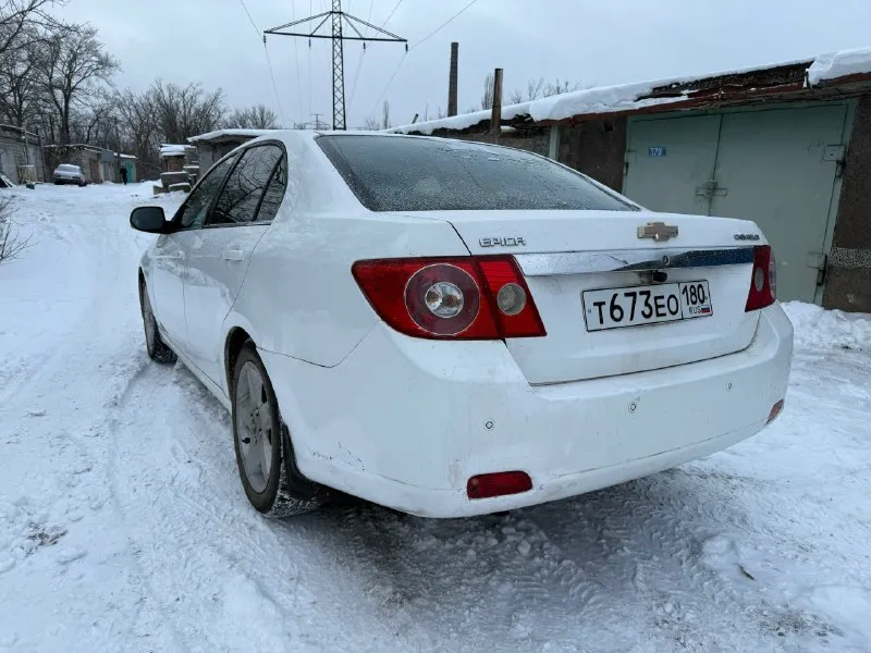 Chevrolet epica 2007 2.0 бензин коробка 5 ступенчатая механика, ходовка мячик, я владелец, документы в порядке, два ключа, есть моменты по лкп. недавно поменял свечи, колодки и масло. комплектация: ✅ круизконтроль ✅ кондиционер ✅ кожаный салон ✅ мультируль ✅ подогрев передних сидений ✅ сенсорная магнитола ✅ carplay ✅ камера заднего вида + видеорегистратор ✅ парктроники ✅ хорошая музыка ✅ электропривод водительского сидения ✅ подогрев заднего стекла ✅ led оптика ❗️цена: 470 т. р. + торг у капота осмотр в г. ясиноватая +79497294495 📞 звоните: +7(949)7294495 - фотография - 6