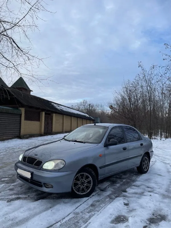 Продам lanos! автомобиль в хорошем состоянии. год выпуска 2009 гур, abc присутствуют. газ + бензин (газ вписан). двигатель 1.5 работает ровно, масло не ест. кпп механика 5-тиступка, все скорости включаются мягко. дно, пороги, арки, низа дверей полностью живые! ходовая перебрана, электрика полностью исправна. установлена качественная аудиосистема bt, aux опрятный и ухоженный салон, полностью чистый. новая резина зимняя резина на красивых дисках. led оптика в комплекте. стоимость данного авто 250 тысяч рублей + торг на месте остальные вопросы по телефону +79494648388 - фотография - 2