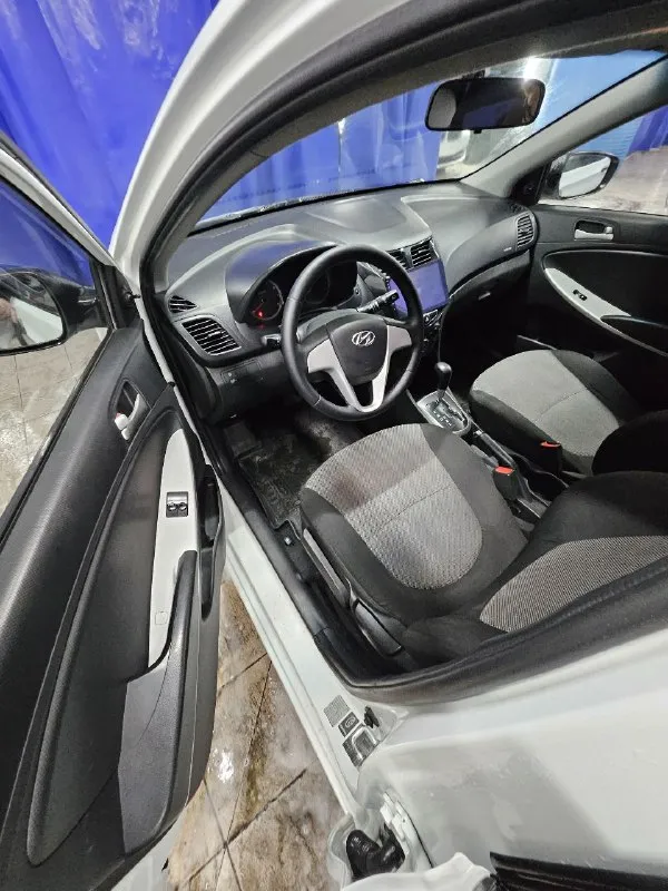 Автомобиль hyundai solaris 2014 г. в.1.4.ат. в превосходном состоянии. абсолютно весь целый. с зелёной автотекой. два хозяина за все время. есть авс. гур. кондиционер. серворуль. электростеклоподьемники. бортовой компьютер. камера заднего вида. андроид. три ключа. масло поменяно. новый аккумулятор. макеевка. тел.79493039475.цена 790000т. р.торг минимальный. - фотография - 8