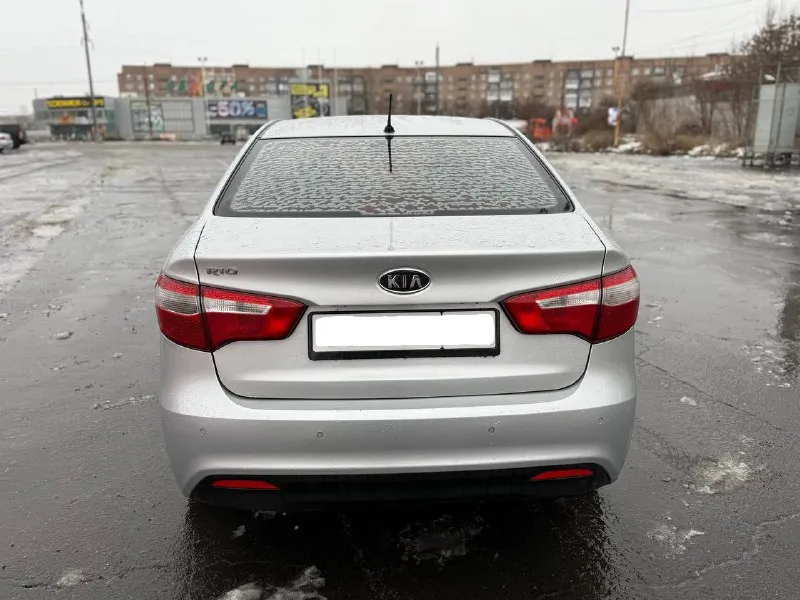 Kia rio 2012 год мотор 1.6 бензин автомат. оригинальный пробег 171000км в хорошем состоянии, стекла все заводские включая лобовое. безопасность вся на месте. мотор коробка на 5 работает ровно без посторонних шумов, кузов оцинкованный без коррозии. самая максимальная комплектация premium! кнопка старт-стоп, безключевой доступ, климат контроль, круиз и др. полный комплект ключей, обслужена без вложений сел и поехал, с документами полный порядок! г. донецк цена 800т. р +79493710826 - фотография - 8