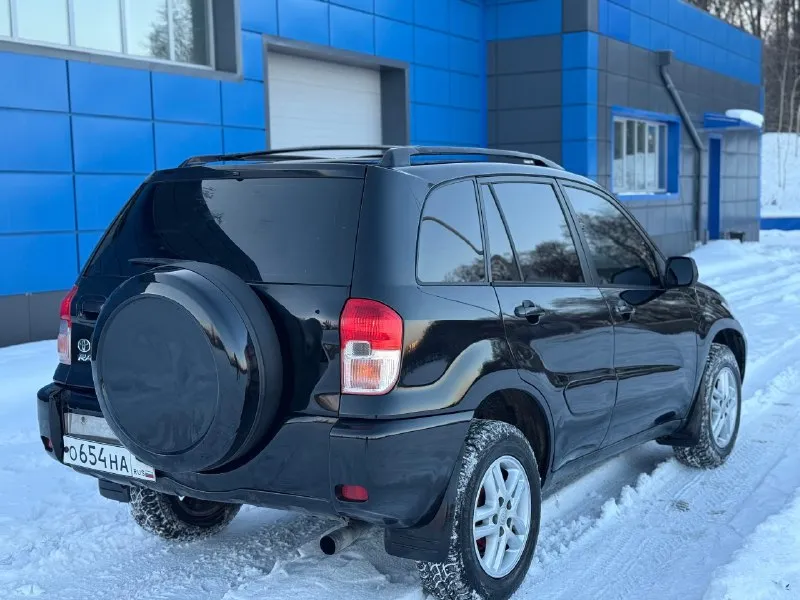 В продаже toyota rav4, двигатель - 2.0 л (1azfe) неубиваемый агрегат с цепным грм (20.02.2025) произведена замена цепи, роликов, помпы и т. д. автомат 4-х ступенчатый. , вечный, переключает отлично, . частичная замена масла - (08.06.2025) технически и эстетически нареканий нет, . ящик новых запчастей на последующие то в нагрузку. максимальная комплектация - люк, круиз, эл. сп, кондиционер и доводчики окон, кожаный салон. , двухсторонняя сигнализация starline, автозапуск, зимняя и летняя резина ‘continental’ в комплекте. контакты : +7 (949) 363-52-68 (есть «telegram») цена : 800,000 рублей. обмен не рассматриваю. территориально находится в г макеевка (центр) 📞 🇷🇺 звоните: +79493635268 - фотография - 2