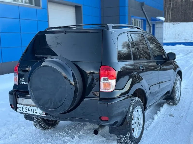 В продаже toyota rav4, двигатель - 2.0 л (1azfe) неубиваемый агрегат с цепным грм (20.02.2025) произведена замена цепи, роликов, помпы и т. д. автомат 4-х ступенчатый. , вечный, переключает отлично, . частичная замена масла - (08.06.2025) технически и эстетически нареканий нет, . ящик новых запчастей на последующие то в нагрузку. максимальная комплектация - люк, круиз, эл. сп, кондиционер и доводчики окон, кожаный салон. , двухсторонняя сигнализация starline, автозапуск, зимняя и летняя резина ‘continental’ в комплекте. контакты : +7 (949) 363-52-68 (есть «telegram») цена : 800,000 рублей. обмен не рассматриваю. территориально находится в г макеевка (центр) 📞 🇷🇺 звоните: +79493635268 - фотография - 3