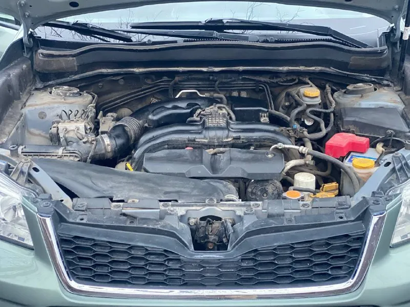 Срочно ‼️ цена снижена !! subaru forester, 2,5, пробег : 115323; 2015г рестайлинг в идеальном состоянии! самый надежный атмосферный мотор 2,5(170 л. с) постоянный симметричный полный привод! описание: атмосферник коробка вариатор, работает идеально!, машина американка, в родной краске, расход город 12л, полный привод, в коробке, в двигателе масло заменено, вложений авто не требует, ошибка только по давлению шин, по виду замена только переднего крыла, вся безопасность на месте, авто владею с 22-года, мультируль, кондиционер, подогревы всех сидений, машина в отличном состоянии! нет коррозии !! переоформление без проблем!! очень практичный автомобиль: высокий клиренс, настоящий полный привод, очень много места для задних пассажиров, огромный багажник, задние сиденья складываются в ровный пол. отличное состояние всего: кузов, салон, техническая часть! надёжный японский автомобиль полностью обслужен и готов к дальнейшей эксплуатации без затрат! цена: 1🍋 650 000₽ номер телефона: +79 📞 звоните: +7(949)8180147 - фотография - 4