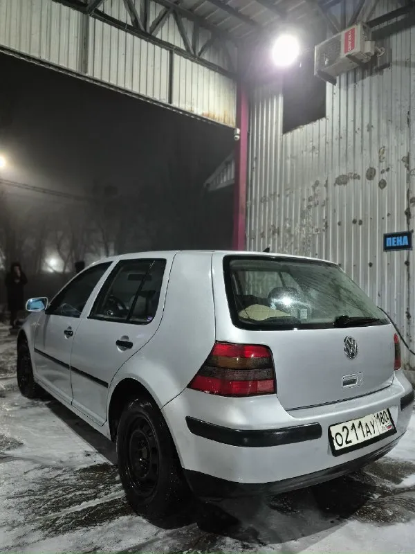 Продам volkswagen golf iv, 2001 г. двигатель: 1.4 (16 клапанов) кпп: механика — работает отлично состояние: ходовая часть в порядке ставил новые колодки, новые подушки двигателя, поменял все фильтра и масло 1500т назад аккумулятор стоит хороший в мороз заводиться без проблем, новый ремень генератор и ролики кузов живой, без гнили машина ухоженная, в хорошем состоянии комплектация: 4 электростеклоподъёмника esp, abs электролюк — полностью исправен, не течёт кондиционер заправлен, работает отлично (обслуживался летом) печка греет хорошо центральный замок дополнительно: хорошая зимняя резина документы в полном порядке переоформление без проблем осмотр: г. макеевка 📞 телефон: +7 (949) 398-72-74 💰 цена: 395 000 ₽, торг у капота 📞 звоните: +7(949)3987274 - фотография - 4
