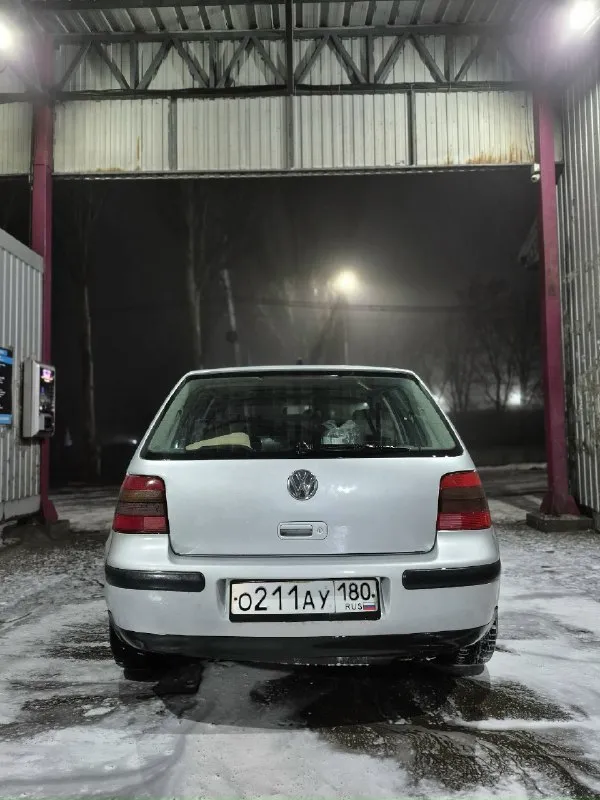Продам volkswagen golf iv, 2001 г. двигатель: 1.4 (16 клапанов) кпп: механика — работает отлично состояние: ходовая часть в порядке ставил новые колодки, новые подушки двигателя, поменял все фильтра и масло 1500т назад аккумулятор стоит хороший в мороз заводиться без проблем, новый ремень генератор и ролики кузов живой, без гнили машина ухоженная, в хорошем состоянии комплектация: 4 электростеклоподъёмника esp, abs электролюк — полностью исправен, не течёт кондиционер заправлен, работает отлично (обслуживался летом) печка греет хорошо центральный замок дополнительно: хорошая зимняя резина документы в полном порядке переоформление без проблем осмотр: г. макеевка 📞 телефон: +7 (949) 398-72-74 💰 цена: 395 000 ₽, торг у капота 📞 звоните: +7(949)3987274 - фотография - 5