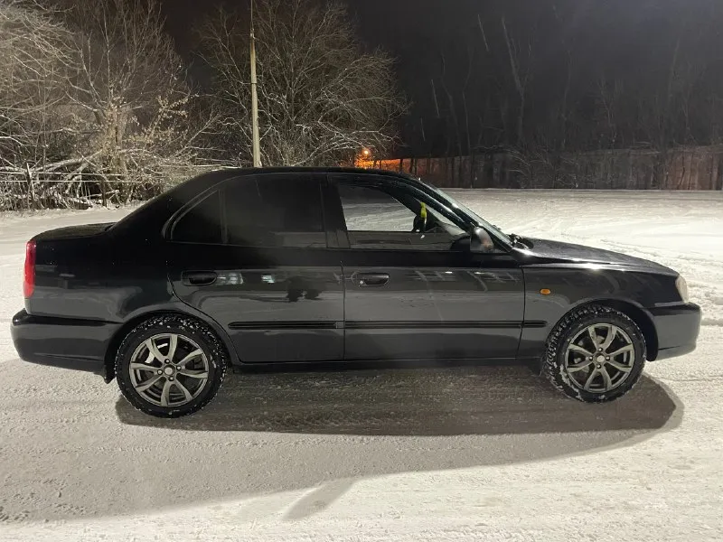 Продам hyundai accent 1,5 бензин 2004 года, пробег 220000, передний привод, механика, в хорошем состоянии, кондиционер. продажа от собственника. цена 470000, торг. город донецк, телефон +79494305105 📞 звоните: +7(949)4305105 - фотография - 4