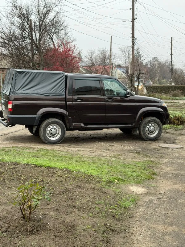 Продам уаз патриот пикап 2018 2.7 автомобиль в хорошем состояние. коробка без нареканий все замены производились во время. полный привод исправно работает салон чистый не прокуренный пробег 238.000 собственник 900.000₽ торг на месте 89599927661 📞 звоните: +7(959)9927661 - фотография - 5