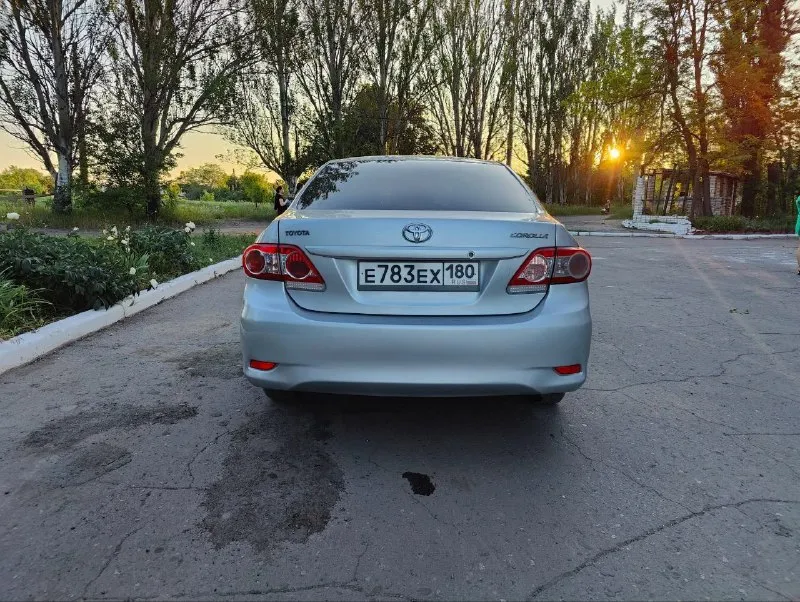 Продам надёжный автомобиль toyota corolla 2010г. состояние идеальное 2 комплекта колёс. зима на штампах. все работает кондиционер охлаждает печка греет. пробег 139000км. авто не пригоныш покупалась в автосалоне в донецке. осмотр г макеевка. цена 900000.тел +79493612535 - фотография - 3