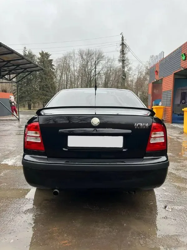 ❗️продам skoda octavia tour❗ год выпуска 2007,мотор 1,6 bfq (бензин), коробка: механика, пробег: 300.000км ✅цена: 670.000р. , торг машиной владею больше 3 лет, юридически абсолютно чистая, любое переоформление без проблем! 3 хозяина по птс ♻автомобиль в хорошем состоянии. мотор в идеале, коробка тоже, в птс вписан (но не стоит), ходовая сбитая, сделан приятный выхлоп! 🛞2 комплекта шин в хорошем состоянии! 🏠осмотр днр, г. амвросиевка ☎️подробности по телефону: +79493447379 +79493447380 📞 звоните: +7(949)3447379 - фотография - 3