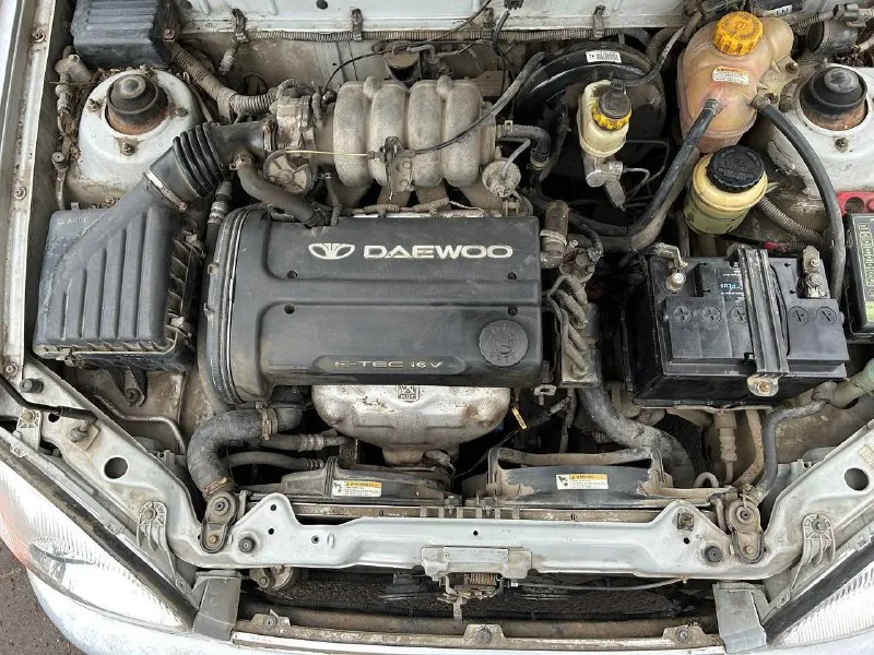 Продам daewoo lanos se (автомат) цена: 250.000руб : +79495867870 произведена в корее, продавалась в америке. в 2005 году приехала в калининград. кузов оцинкован. cобственник, учёт рф 180 регион, автомобиль каждый день на ходу. мотор 1.6 акпп гур кондиционер две подушки безопасности. четыре электростростеклоподъёмника. электро регулировка правого зеркала. регулировка интервала прерывистого режима дворников. регулировка руля. установлена простенькая сигнализация. год выпуска 1998. дно, пороги целые, машина не гнилая. по кузову слазит краска, переднее правое крыло подмято. в марте делали капиталку двигателя, не дымит, масло не ест. 📞 звоните: +7(949)5867870 - фотография - 9