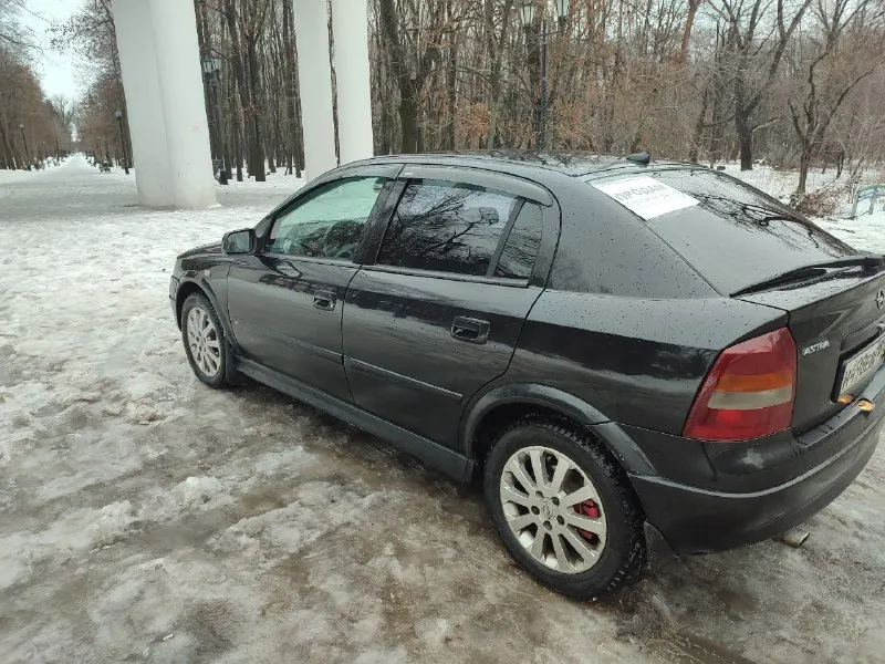Продам opel astra g 2003г 1.8 16v пробег 250.000 владею с 21 года, второй хозяин на лнр номерах с 21 года без дтп, был один черкаш сзади(бампер), и небольшой удар об столб спереди (бампер) целый пару царапин, есть не большие рыжики, компрессор кондея не работает либо замена либо ремонт, есть ошибка по лямде (решение либо оригинальный датчик либо перепрошивка под эвро какое-то там(8.000р) недавно появилась ошибка по подушке безопасности, эти ошибки не на что не влияют меня они не парили по этому не делал, зашумлена полностью в том числе капот и крышка багажника, ксенон, диодные туманки, омыватель фар, андроид магнитола с выдвижным экраном, + дополнительные 20-е динамики в полке от усилка, новая зимняя резина nexen и тысячи не проехала, + летняя резина, с машиной отдам родные коврики, туманки, стопы. машина стоит не езжу, от машины не избавляюсь, причина продажи пересел на другое авто, продажа не спешная цена 370.000р вопросы по телефону+79592049753 📞 звоните: +7(959)2049753 - фотография - 3
