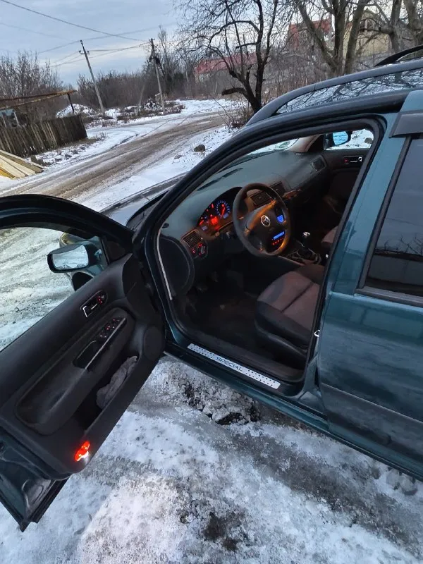 Volkswagen golf 4 2001 года 1.6 16 клапанный пробег 290 000 км. пригнана с германии в 2021 году с пробегом 180000 км. с того времени в одних руках. машина полностью обслуженная, вложений не требует. авто гаражного хранения, кузов, пороги, днище в хорошем состоянии. цена 530 000 р. все вопросы по телефону +79494274830 📞 звоните: +7(949)4274830 - фотография - 10