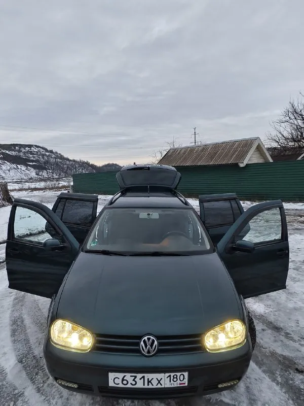 Volkswagen golf 4 2001 года 1.6 16 клапанный пробег 290 000 км. пригнана с германии в 2021 году с пробегом 180000 км. с того времени в одних руках. машина полностью обслуженная, вложений не требует. авто гаражного хранения, кузов, пороги, днище в хорошем состоянии. цена 530 000 р. все вопросы по телефону +79494274830 📞 звоните: +7(949)4274830 - фотография - 2