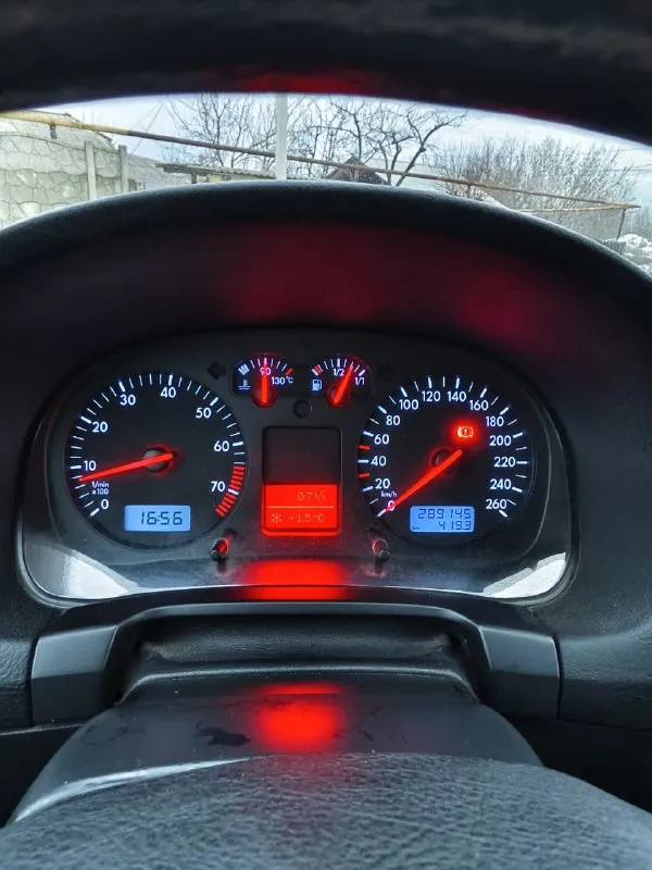 Volkswagen golf 4 2001 года 1.6 16 клапанный пробег 290 000 км. пригнана с германии в 2021 году с пробегом 180000 км. с того времени в одних руках. машина полностью обслуженная, вложений не требует. авто гаражного хранения, кузов, пороги, днище в хорошем состоянии. цена 530 000 р. все вопросы по телефону +79494274830 📞 звоните: +7(949)4274830 - фотография - 6