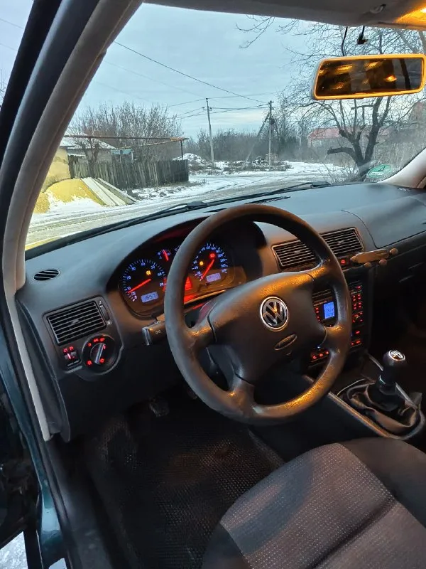 Volkswagen golf 4 2001 года 1.6 16 клапанный пробег 290 000 км. пригнана с германии в 2021 году с пробегом 180000 км. с того времени в одних руках. машина полностью обслуженная, вложений не требует. авто гаражного хранения, кузов, пороги, днище в хорошем состоянии. цена 530 000 р. все вопросы по телефону +79494274830 📞 звоните: +7(949)4274830 - фотография - 8