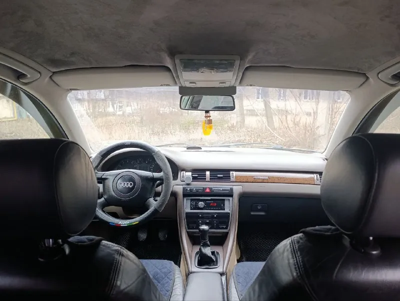 Продам audi a6 c5 на уверенном ходу, (180 регион) любой вид оформления, двигатель 2.4 v6 бензин. цена в рублях 498 тыс руб, торг у капота. двс после кап ремонта, работает как часы. кпп включается четко. акб новый, ходовка огонь, энергоёмкая и комфортная, дорогу держит превосходно, рулится шикарно. к электрике вопросов нет. кузов оцинкован, днище и пороги супер, тонирована, зашумлена, стоят литые диски r 16 на отличной зимней резине. кожаная обивка салона и карт дверей, потолок алькантара. установлены новые eva коврики, оснащена, центральный замок, защита от детей. гур, серво руль, регулируется в двух плоскостях. abs, asr, 4 airbag, задний парктроник, корректор фар. эл привод багажника, 4 эл стеклоподъёмника, 2-х зонный климат-контроль. эл регулировка зеркал, обогрев заднего стекла. эл привод передних сидений, с широким диапазоном настроек. линзованая оптика. магнитола с usb и aux разъёмами, тел +79494525644 оля 📲 tg: олечка 📞 звоните: +7(949)4525644 - фотография - 9