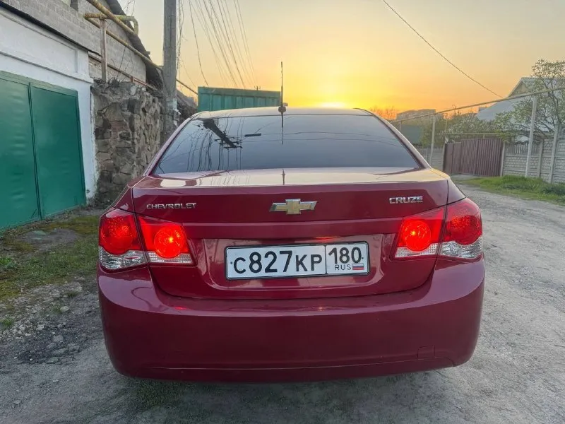 Продам chevrolet cruze 🚗 2011 год мотор 1,6 состояние отличное 👍 коррозии, рыжиков нет ходовая новая мотор масло не берёт отслово совсем, в полной комплектации электрика вся работает кондиционер заправлен я собственник. цена 720 тыщ💵 торг возможен тел+79498234300 - фотография - 4