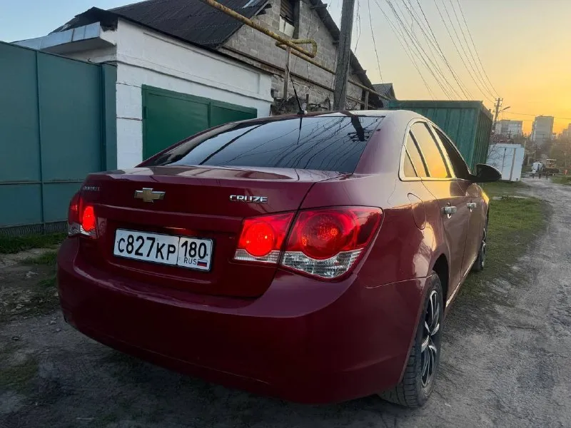 Продам chevrolet cruze 🚗 2011 год мотор 1,6 состояние отличное 👍 коррозии, рыжиков нет ходовая новая мотор масло не берёт отслово совсем, в полной комплектации электрика вся работает кондиционер заправлен я собственник. цена 720 тыщ💵 торг возможен тел+79498234300 - фотография - 5