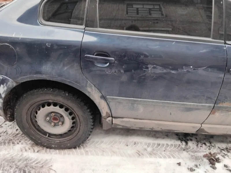 Продам пассат б5 1.9 тди акпп. коробка устала требует ремонта или замены. пробег 360000т. км. цена 130т. р торг до победы. +7949 454 84 09.отдам летнию резину почти новая. 📞 звоните: +7(949)4548409 - фотография - 5