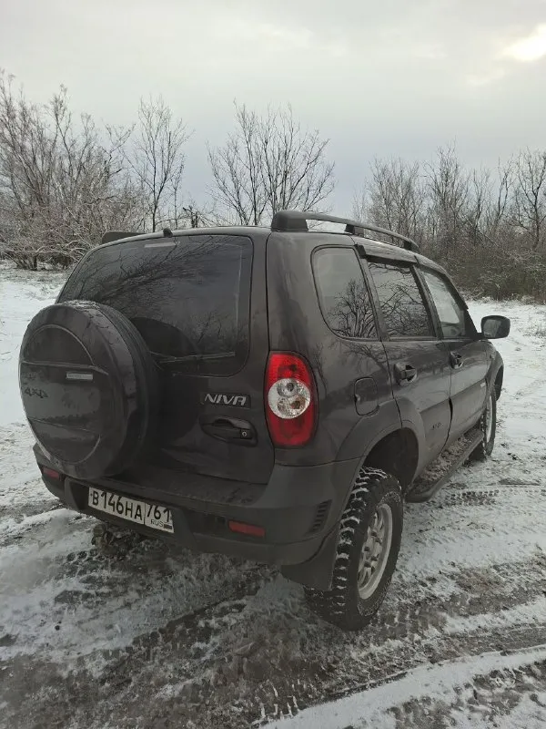 Продам шевроле ниву! 2012 го года выпуска. - мотор коробка на 5! - без рыжиков - документы чистые цена: 700 торг. для контакта: 79490938192 - фотография - 4