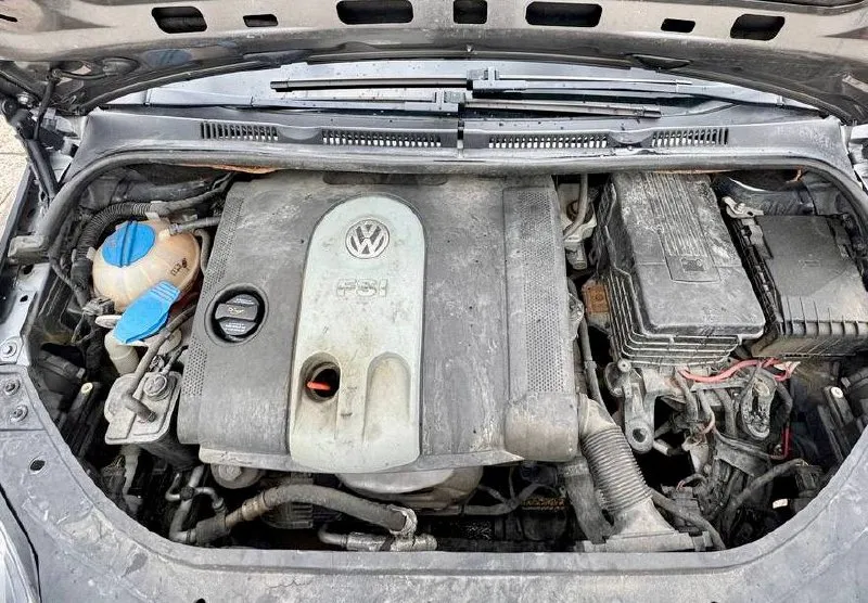 ◼️ volkswagen golf plus ➕ 💰цена: 650 000р 🏢город: мариуполь 📅год выпуска: 2007 🧾пробег: 206 760 км. ⚙️двигатель: 1.6 ⛽топливо: бензин ⚙️кпп: механика 📞 телефон: +7-949-727-41-51 +7-949-551-91-52 +7-989-263-55-56 💾 описание: всеми любимый vw golf пятого поколения с увеличенным, оцинкованным кузовом и увеличенным клиренсом. ✅ 3 владельца за все время, 8 лет крайний. ✅ надежный двигатель bse 1.6 и 6-ти ступенчатая механика. ✅ отличная комплектация: - раздельный климат-контроль - электропривод зеркал - полный электропакет - подогрев сидений - хорошая музыка - abs, esp, srs ✅ салон в отличном состоянии. улица шевченко 2️⃣6️⃣9️⃣ 🏦 возможна продажа в кредит по двум документам. - фотография - 9