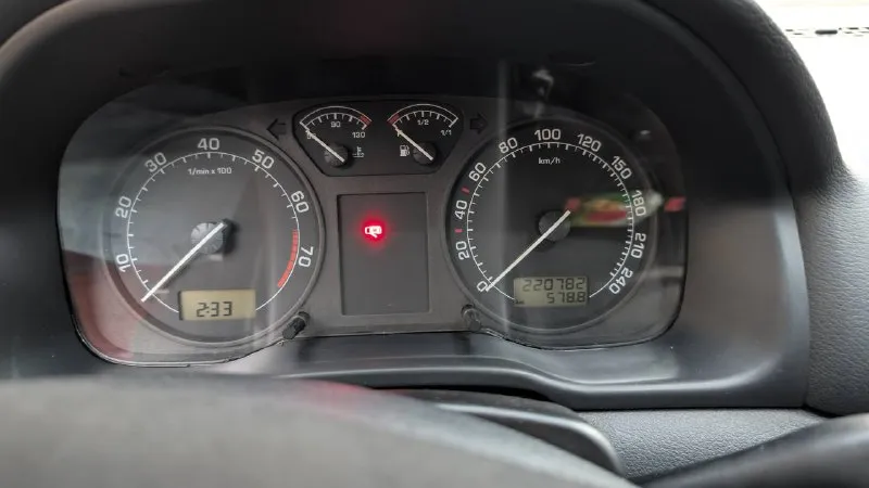 Рф учет!!! продается личный авто skoda octavia a4 tour авто служило верой и правдой много лет, за это время было сделано очень много, перебрана ходовка и т. п. 1.6 цена 600₽ 💰 ничего нигде не стучит не бренчит не брякает, ничего не течет. ездили аккуратно, в основном работа дом. вложили много сил и денег. так же есть небольшие недочеты по кузову, пороги стаканы целые, салон ухоженный, в машине не курили! хорошая комплектация и самый надежный мотор стоит хорошая андроид магнитола торг у капота уместен, приезжайте смотрите если остались вопросы пишите!!! +79493897964 (телеграмм/звонки) 📲 tg: @vladislavvlkav 📞 звоните: +7(949)3897964 - фотография - 8