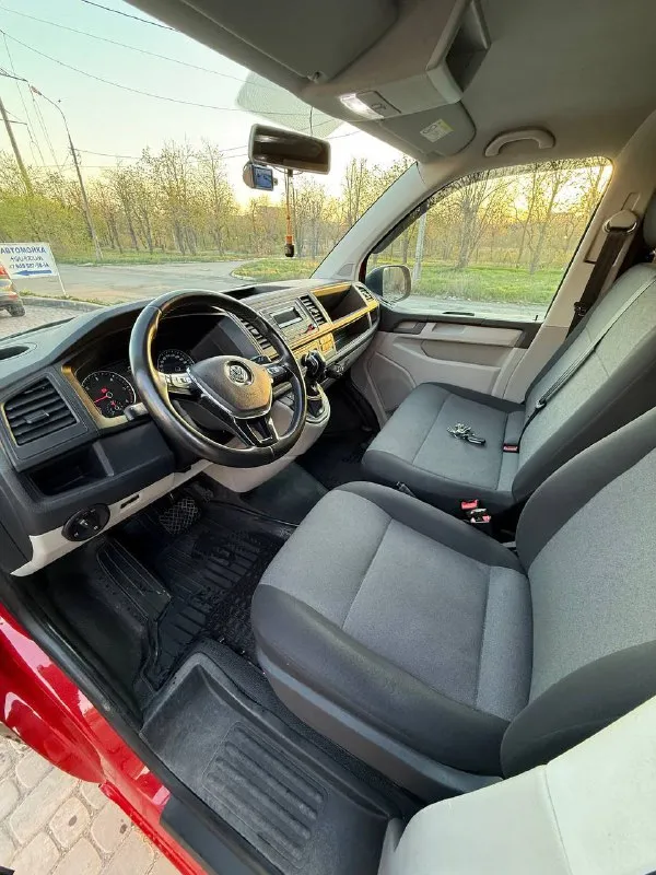 Продам volkswagen транспортер т6 год 2019 пробег 150000км двигатель 2,0 топливо кпп автомат пассажир 8+1 город мариуполь цена 3 050🍋 автомобиль в родном окрасе телефон +79497308841 возможен обмен 📲 tg: @zhelezmixa 📞 звоните: +7(949)7308841 - фотография - 5