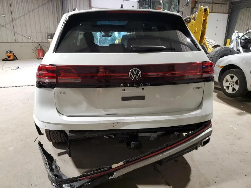 Vw atlas с пробегом меньше 1000 км! 🔥 06/2025 двигатель: 2.0 бензин, 273 л. с. внедорожная комплектация "peak edition" полный привод (4wd) 7 мест пробег: 900 км! 🛤 тут не просто состояние нового авто, это и есть новый, недавно сошедший с конвейера, vw! второго такого нет! цена под ключ (с таможенной очисткой и утиль сбором): 5.600.000 💰 кирилл +7 (949) 400-56-31 📞 🇷🇺 звоните: +79494005631 - фотография - 5