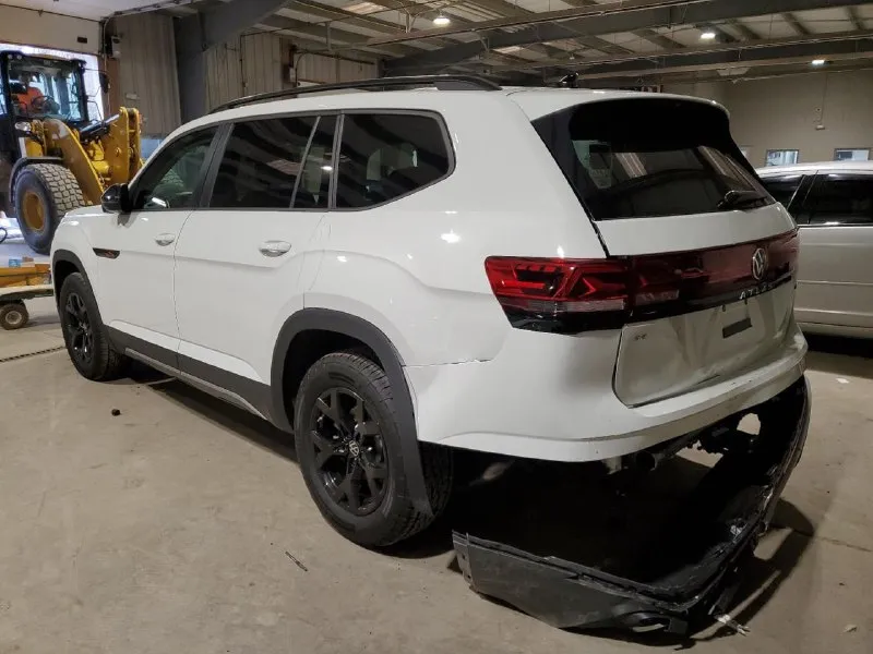 Vw atlas с пробегом меньше 1000 км! 🔥 06/2025 двигатель: 2.0 бензин, 273 л. с. внедорожная комплектация "peak edition" полный привод (4wd) 7 мест пробег: 900 км! 🛤 тут не просто состояние нового авто, это и есть новый, недавно сошедший с конвейера, vw! второго такого нет! цена под ключ (с таможенной очисткой и утиль сбором): 5.600.000 💰 кирилл +7 (949) 400-56-31 📞 🇷🇺 звоните: +79494005631 - фотография - 6