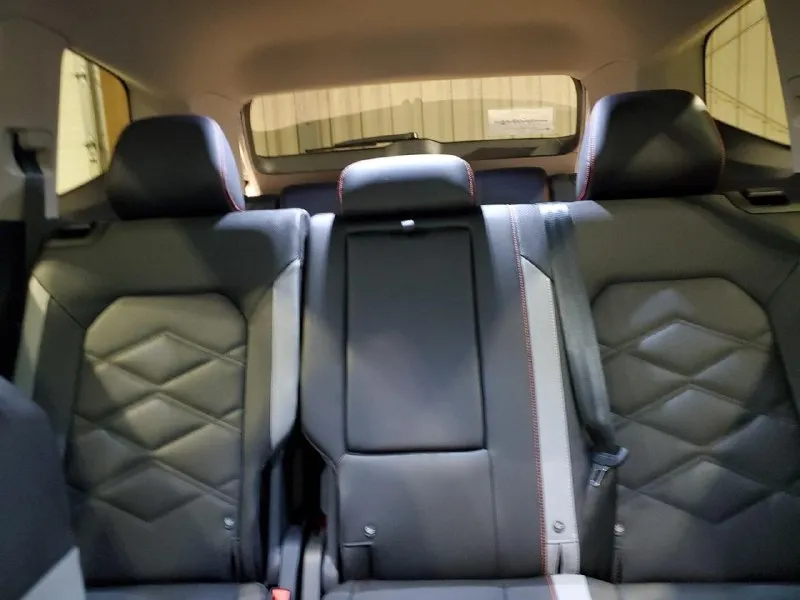 Vw atlas с пробегом меньше 1000 км! 🔥 06/2025 двигатель: 2.0 бензин, 273 л. с. внедорожная комплектация "peak edition" полный привод (4wd) 7 мест пробег: 900 км! 🛤 тут не просто состояние нового авто, это и есть новый, недавно сошедший с конвейера, vw! второго такого нет! цена под ключ (с таможенной очисткой и утиль сбором): 5.600.000 💰 кирилл +7 (949) 400-56-31 📞 🇷🇺 звоните: +79494005631 - фотография - 9