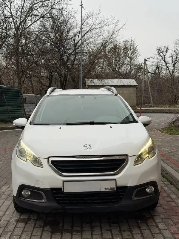 Продажа отличного авто комфортный вариант для девушки легкая в управлении, компактная но вместительная машина марка и модель: peugeot 2008 год выпуска тс: 2014 тип тс: легковой комби (хэтчбек) категория тс: b цвет: белый объём двигателя : 1.2 л / 82 л. с. / бензин коробка : автомат привод: передний поколение: i (2013 - 2016) пробег: 137 000 км владельцев по птс: 2 комплектация: базовая руль: левый стоимость: 850.000 +7(949)401-75-81 анна - фотография - 2