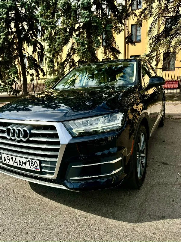 Продам audi q7 2017 года. объем 3.0t (333 л. с) бензин. коробка автомат 8 ст. полный привод(quattro) пробег 120000 км(родной,1 владелец) весь перед в бронепленке. на порогах еще заводские пленки. машина в великолепном состоянии. без каких-либо вложений! в машине 7 мест. ни одна подушка не стреляла. вся безопасность целая. на машину денег не жалел! готов на любые проверки за ваши деньги! учет рф, все документы в порядке. очень жирная комплектация! -панорамная крыша -трехзонный климат -вентиляция передних сидений -подогрев сидений -кожаный салон -третий ряд сидений -память сидений -электрорегулировка сидений -электропривод руля -электростеклоподъемники -камеры вкруг -круиз контроль -запуск кнопкой -мультируль -подогрев зеркал -подогрев стекол -складывание зеркал -датчики дождя и света -красивая яркая приборная панель -apple/android carplay -огромное количество различных ассистентов и еще много чего! +79493894844 цена: 4.250🍋 📞 звоните: +7(949)3894844 - фотография - 4
