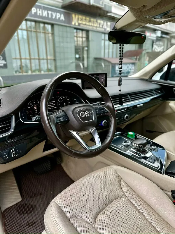 Продам audi q7 2017 года. объем 3.0t (333 л. с) бензин. коробка автомат 8 ст. полный привод(quattro) пробег 120000 км(родной,1 владелец) весь перед в бронепленке. на порогах еще заводские пленки. машина в великолепном состоянии. без каких-либо вложений! в машине 7 мест. ни одна подушка не стреляла. вся безопасность целая. на машину денег не жалел! готов на любые проверки за ваши деньги! учет рф, все документы в порядке. очень жирная комплектация! -панорамная крыша -трехзонный климат -вентиляция передних сидений -подогрев сидений -кожаный салон -третий ряд сидений -память сидений -электрорегулировка сидений -электропривод руля -электростеклоподъемники -камеры вкруг -круиз контроль -запуск кнопкой -мультируль -подогрев зеркал -подогрев стекол -складывание зеркал -датчики дождя и света -красивая яркая приборная панель -apple/android carplay -огромное количество различных ассистентов и еще много чего! +79493894844 цена: 4.250🍋 📞 звоните: +7(949)3894844 - фотография - 8