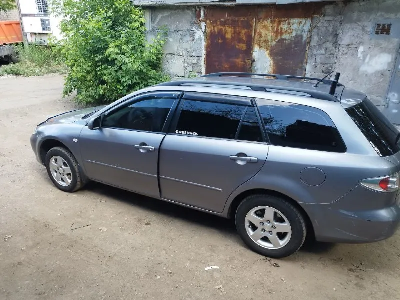 Продам mazda 6, 1 поколение 2004 год, 2.0 дизель. пороги не гнилые. была произведена замена тормозной системы в круг (диски, суппорта, колодки, ступичные передние подшипники, задние ступицы в сборе с подшипниками. был заменен двигатель на контрактный на пробеге 342.500 км с пробегом 90.000, при мне прошёл 9000 км на данный момент пробег 351.500 км. webasto работает. масло меняется каждые 5000 км. от замены до замены масло не ест. ходовка перебрана, новая рулевая рейка, новые рычаги. второй комплек дисков с зимней резиной. цена: 480.000.уместный торг. осмотр: г. макеевка. все вопросы по телефону. +79494338268 📞 звоните: +7(949)4338268 - фотография - 3