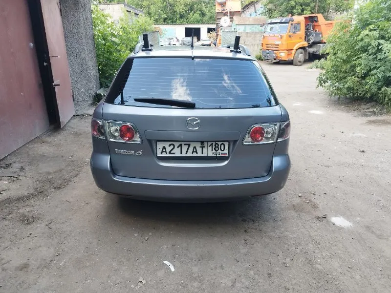 Продам mazda 6, 1 поколение 2004 год, 2.0 дизель. пороги не гнилые. была произведена замена тормозной системы в круг (диски, суппорта, колодки, ступичные передние подшипники, задние ступицы в сборе с подшипниками. был заменен двигатель на контрактный на пробеге 342.500 км с пробегом 90.000, при мне прошёл 9000 км на данный момент пробег 351.500 км. webasto работает. масло меняется каждые 5000 км. от замены до замены масло не ест. ходовка перебрана, новая рулевая рейка, новые рычаги. второй комплек дисков с зимней резиной. цена: 480.000.уместный торг. осмотр: г. макеевка. все вопросы по телефону. +79494338268 📞 звоните: +7(949)4338268 - фотография - 5