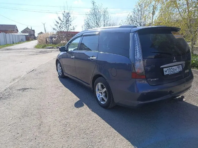 Продам свой личный автомобиль mitsubishi грандис 2007 г. в 2.0 турбо дизель, механика 6-ступка,7 мест, машина в отличном состоянии,2 тыс км назад была замена грм и помпы, также сразу заменил масло и все фильтра включая топливный, масло меняю каждые 8 тыс, новые тормозные диски, колодки и суппорта, шаровые, замена шруза, замена свечей накала, новая зимняя резина, полный электро пакет, климат контроль, круиз контроль, подогрев сидений, бортовой компьютер, цена 799 тыс. торг. осмотр город донецк тел +79494375616 📞 звоните: +7(949)4375616 - фотография - 3