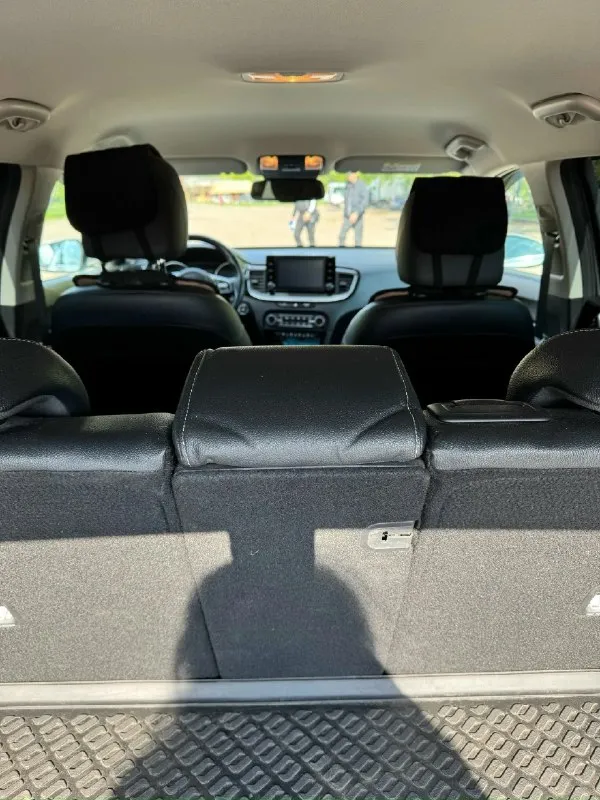 Марка автомобиля: kia ceed sv cd prestige цена: 2м 50 тысяч. Город: донецк район: кировский год выпуска: 2021 пробег: 95600км. Двигатель: 1.6 топливо: бензин кпп: автомат телефон: +79493436078 описание: абсолютно весь в родной краске продажа от хозяина авто состоянии нового по комплектации: - полностью обезшумлена; - полный набор ключей зажигания; - подогрев руля; - лепестки; - двухзоный климат; - камера; - парктроники; - монитор; - ксенон; - датчик света; - подогрев сидений; - безопасности; - весь набор подушек безопасности; - отличная акустика; - очень вместительный багажник; - bluetooth, aux, hands free и тд. В ней есть всё для комфорта по состоянию: - - расход топлива! Трасса 6 литров, город 9
📞 Звоните: +7(949)3436078 - фотография - 5